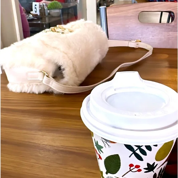 Fluffy Shoulder Bag - Picture 3 of 7